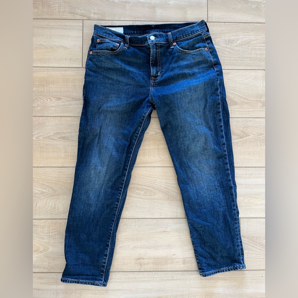 NWOT Gap Girlfriend Mid Rise Jeans - Picture 3 of 5
